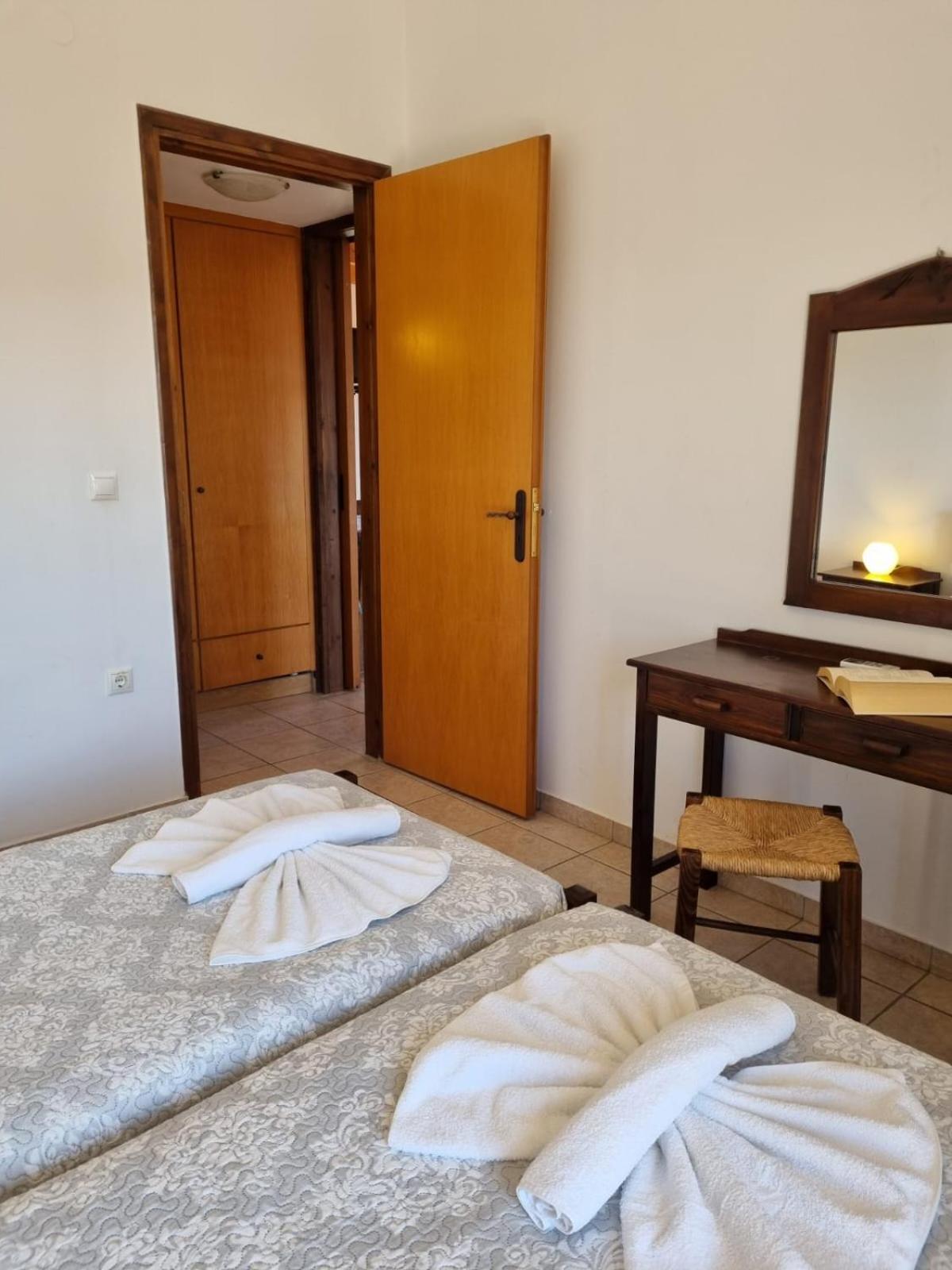 Irida -ex Blazis House Apartament Almirida