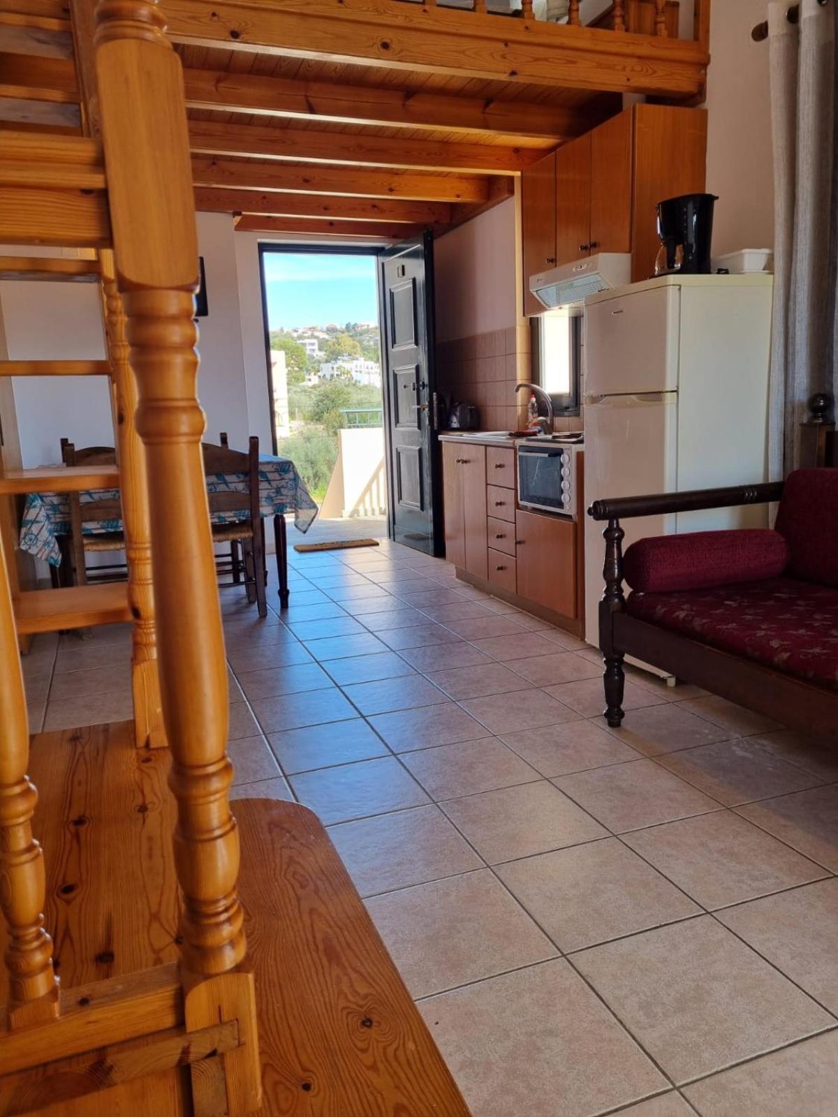 Irida -ex Blazis House * Almirida
