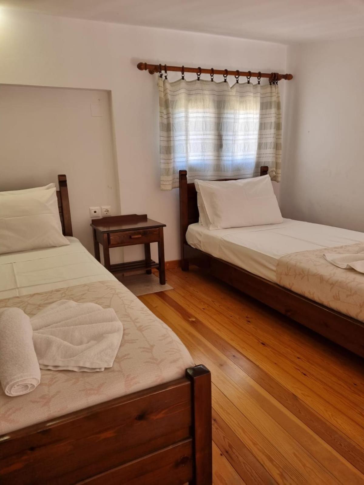 Irida -ex Blazis House * Almirida
